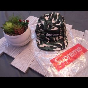 NWOT Supreme 5 Panel Hat
